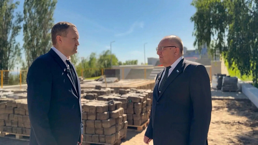 В парке Победы обновляют фонтан «Плачущий камень»